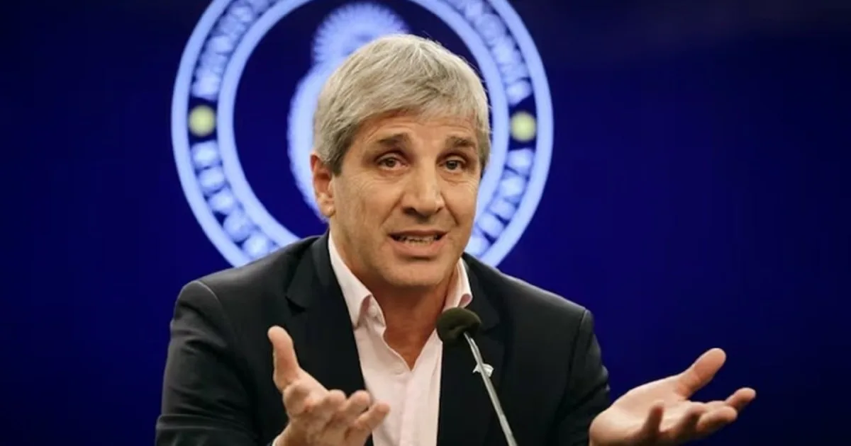 Luis Caputo volvió a sacar pesos de circulación y sostiene el dólar a raya