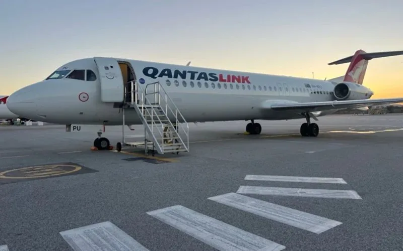 Substituído por avião da Embraer, Fokker 100 será exposto em museu