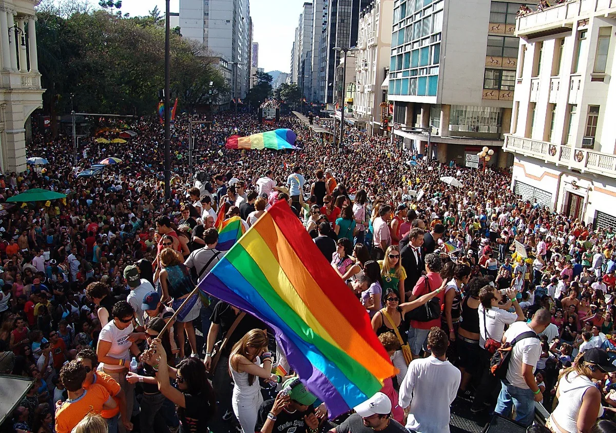 Parada LGBTQIA+ terá novo percurso em Juiz de Fora; veja programação