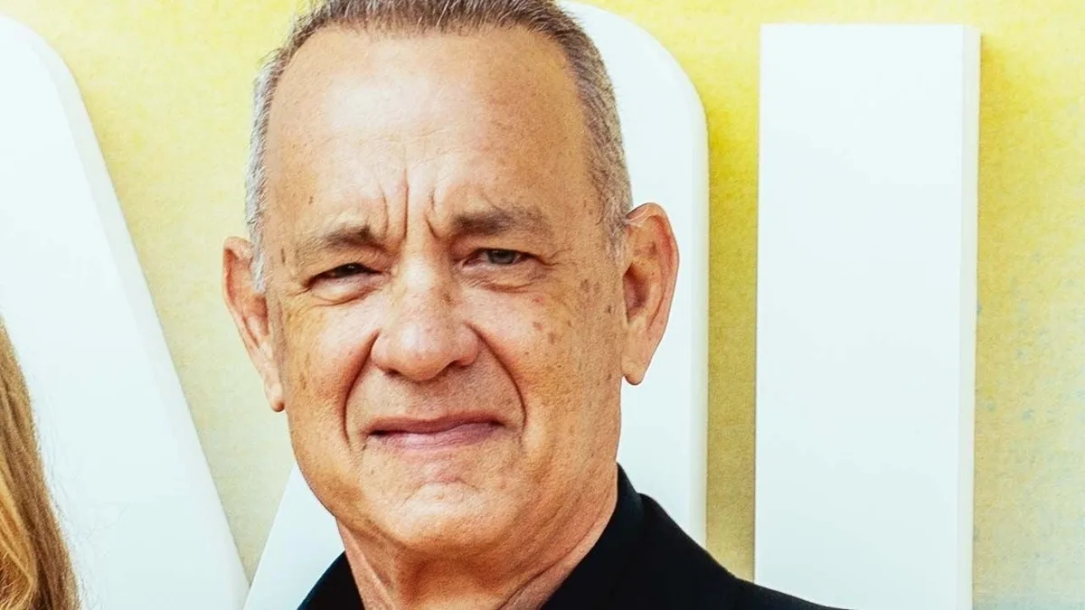 "C'était ridicule" : Tom Hanks a insisté pour changer cet aspect de son personnage dans l'un des meilleurs films de guerre de tous les temps