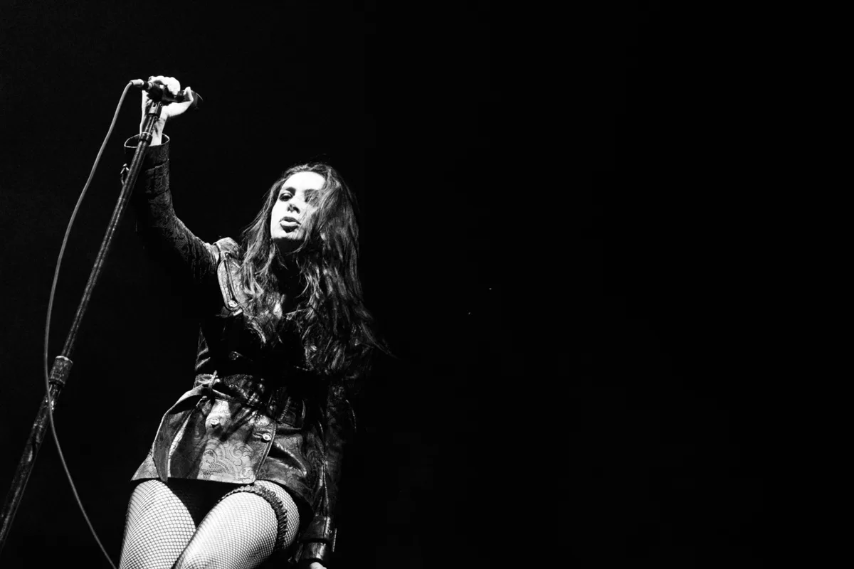 Charli XCX pide disculpas por no pasar por España en su tour europeo: “Estas giras son emocional y físicamente muy duras para mí”