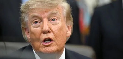 Donald Trump wirft Journalisten raus - und wird nun vor Gericht gezerrt