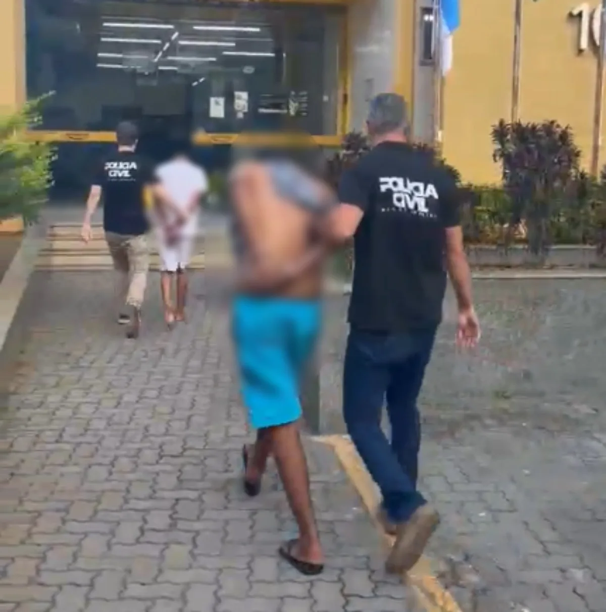 Irmãos suspeitos de matar jovem a tiros são presos em Três Rios