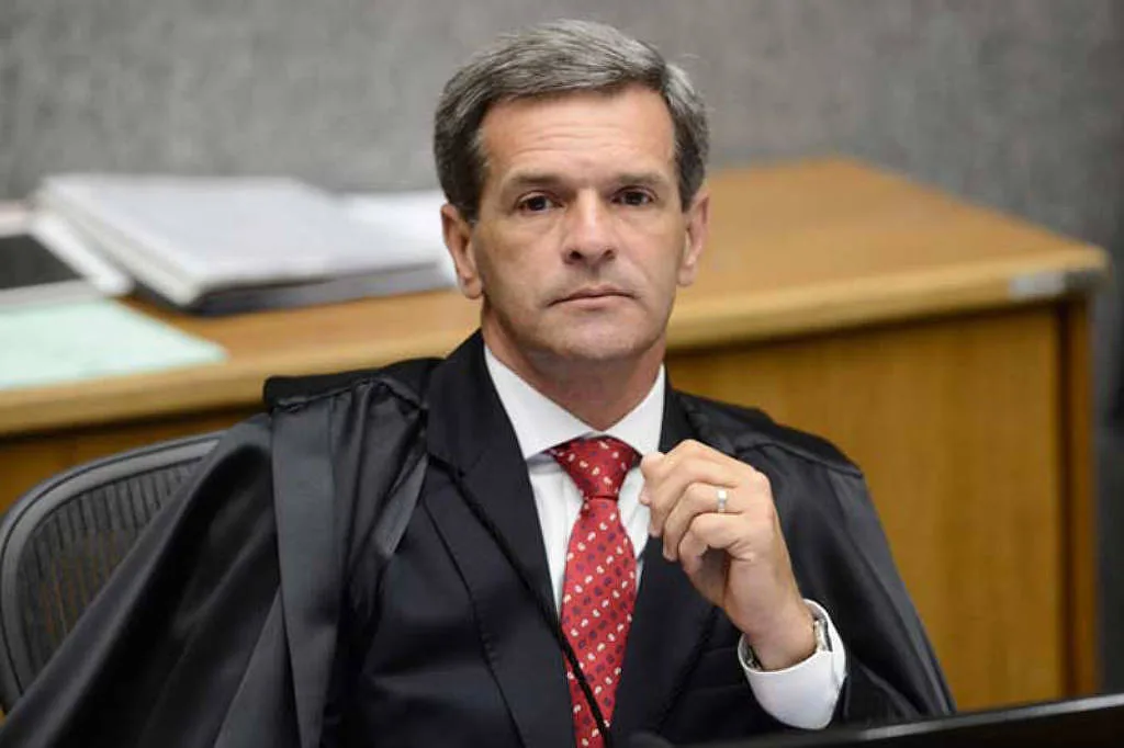 STJ atende agência reguladora e restabelece 'circuito fechado' em fretamento de ônibus