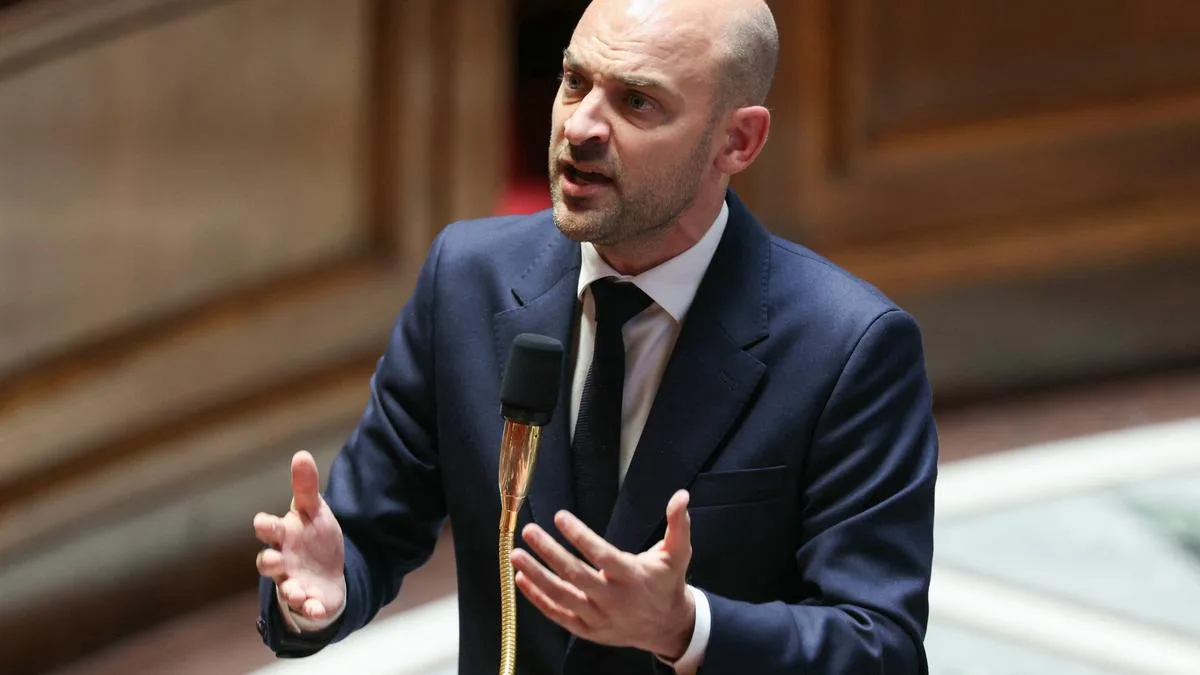 France demands Israel act after 'criminal violence' against visiting mayor