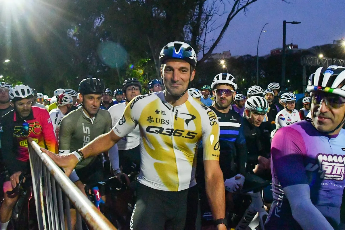 Scaloni pedala 129 km em prova de ciclismo na Argentina