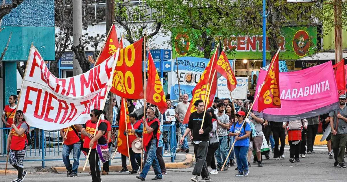 La Marcha de la Bronca en Río Negro y Neuquén: «Hacer oír una bronca que crece desde abajo»