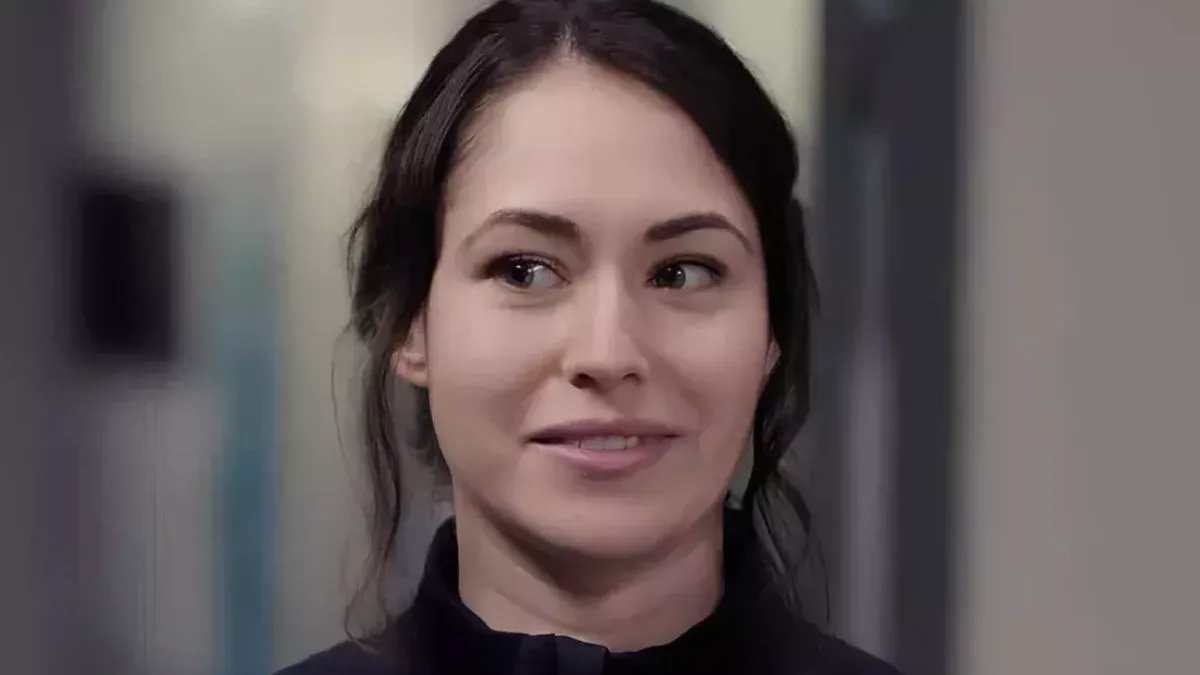 Exclu. Plus belle la vie : "Ma mère n'a pas eu de piston particulier" ... Jade Pradin se confie sur l'arrivée de sa "vraie" maman dans la série