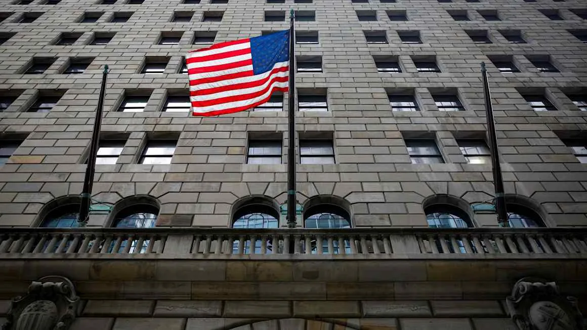 Venezuela nears deal to move $4bn gold reserve to New York