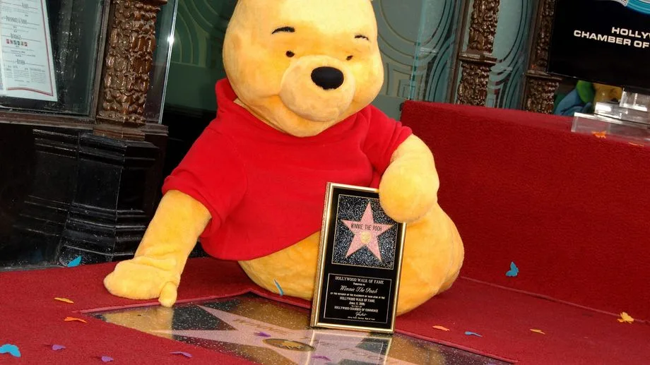VIDÉOS - Winnie l'ourson fête ses 100 ans : les secrets d'un ours qui fait fondre les générations depuis un siècle
