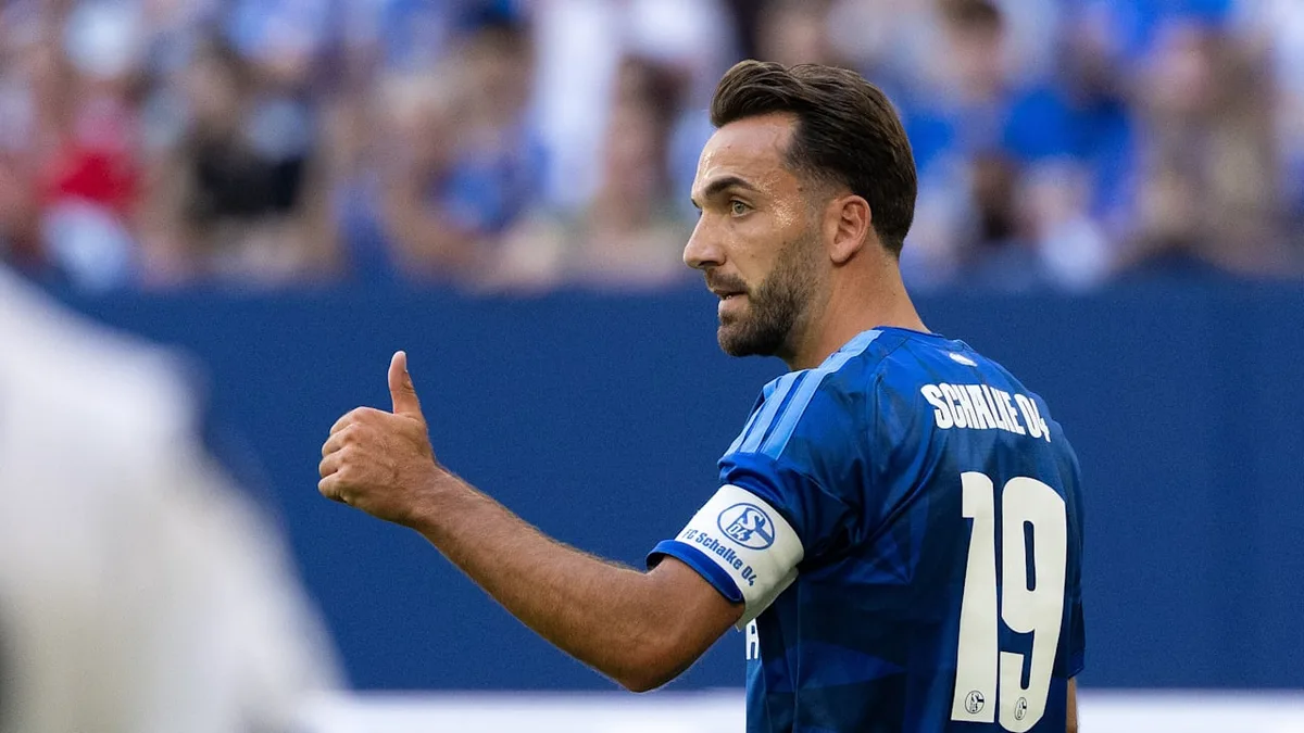 Einsatz von Kapitän Karaman in Gefahr - Ganz Schalke zittert um eine Hüfte