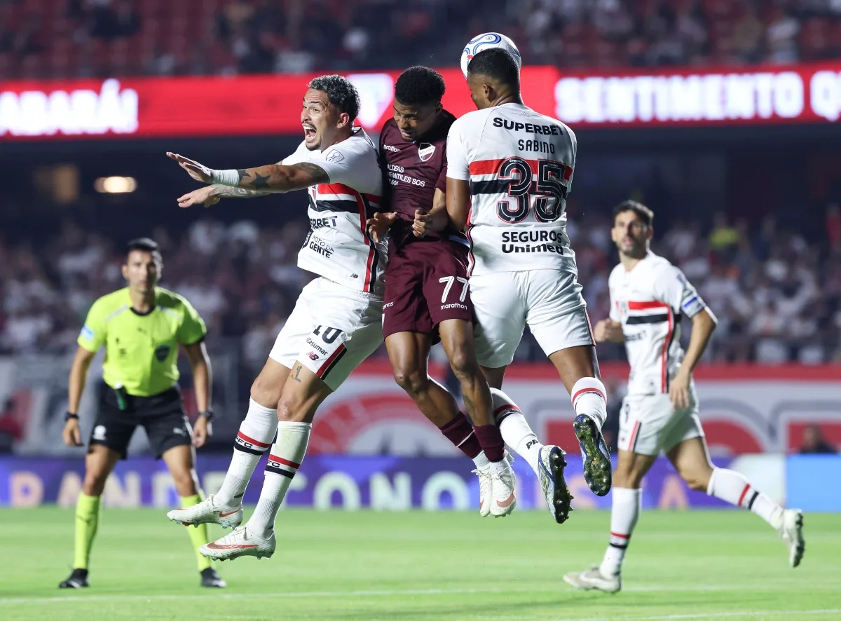 São Paulo vence Bolívar em casa e avança às quartas da Sul-Americana
