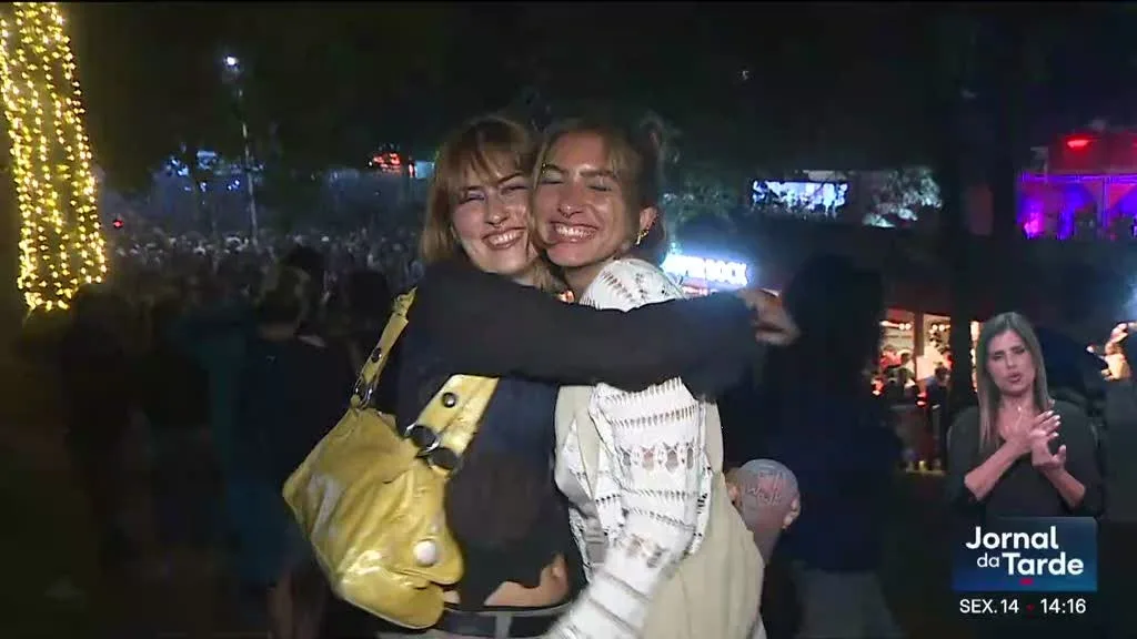 Sérgio Godinho no Festival Paredes de Coura com Seguro a ouvir