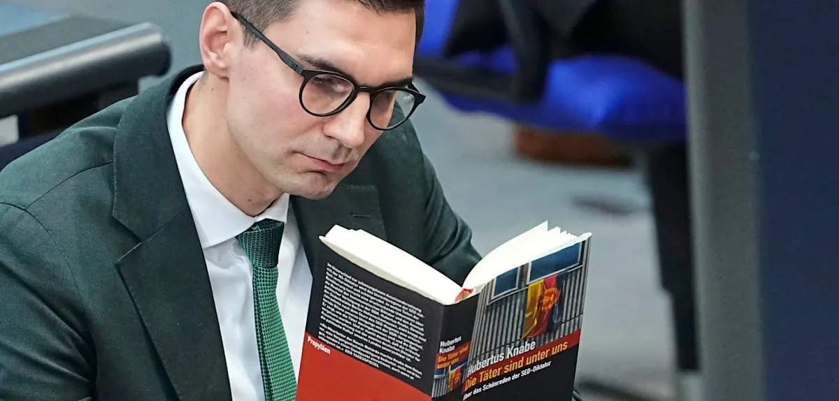 „Kleine Geschichtsstunde“ – CDU-Mann Müller kontert Reichinnek mit Buch über SED-Diktatur