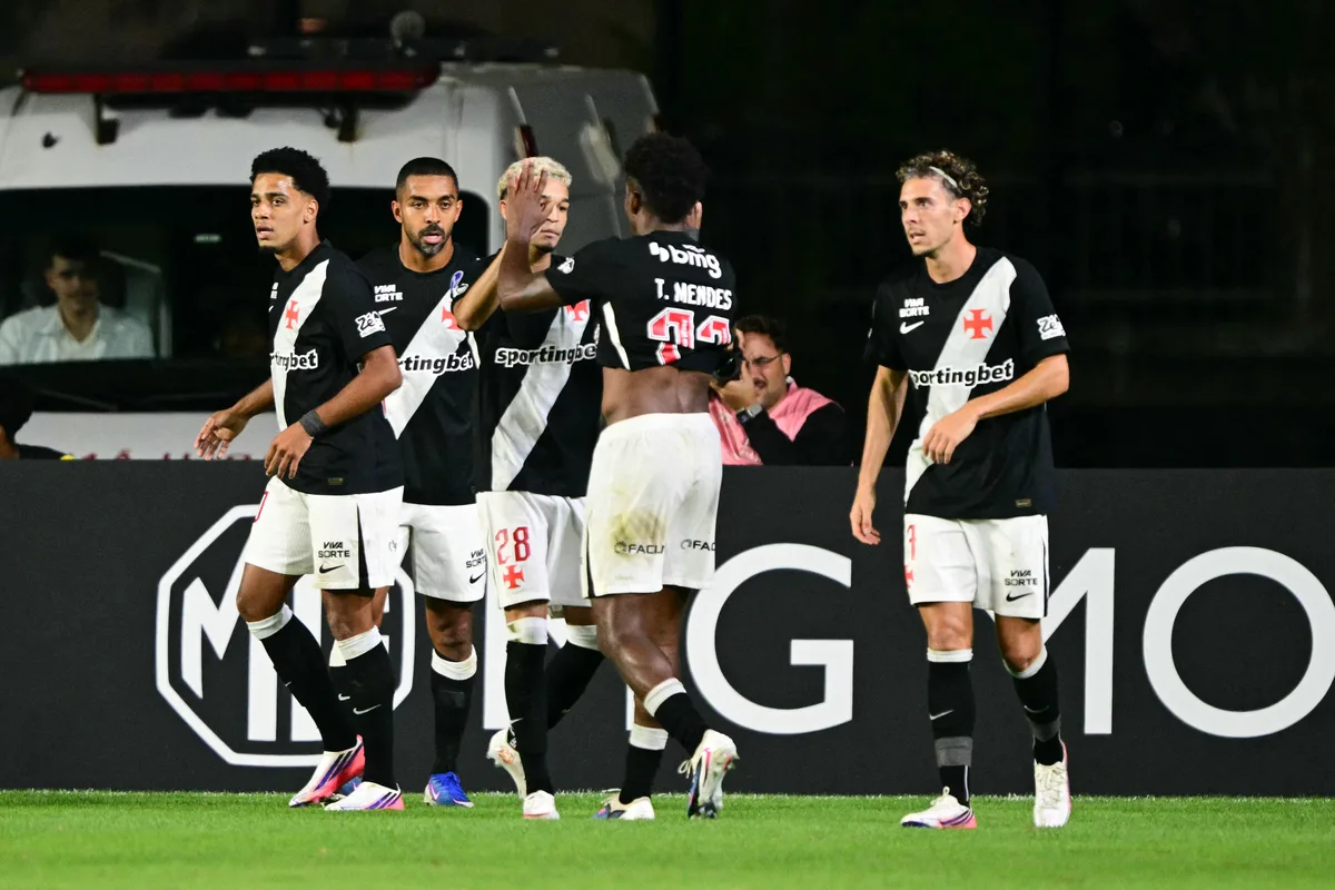 Vasco luta para quebrar jejum de quase 15 anos em torneio continental contra o Olimpia
