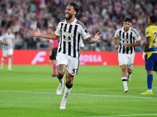 Serie A. Laborieuse, la Juventus bat Parme et enchaîne, la Fiorentina humiliée pour son centenaire