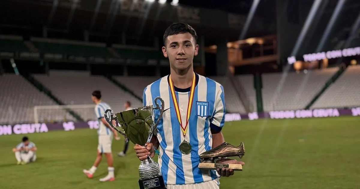 Aprendió a definir con Maradona y quebró un récord de Lautaro Martínez: la joya que ilusiona a Racing a pesar de la crisis futbolística