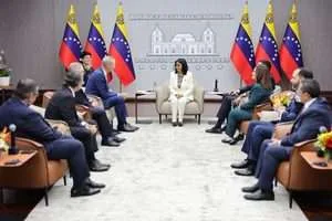 Venezuela revisa cooperación energética con empresas estratégicas internacionales