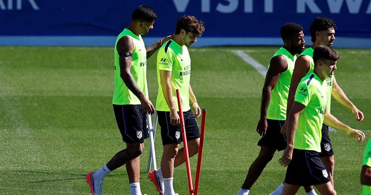 Julián Alvarez volvió a entrenarse con Atlético de Madrid: la banca del Cholo Simeone y Cuti Romero siempre a su lado
