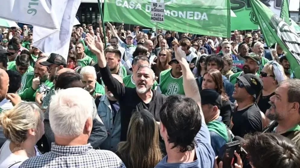 ATE convocó a un paro nacional para el jueves contra el DNU 70/23: qué servicios se verán afectados
