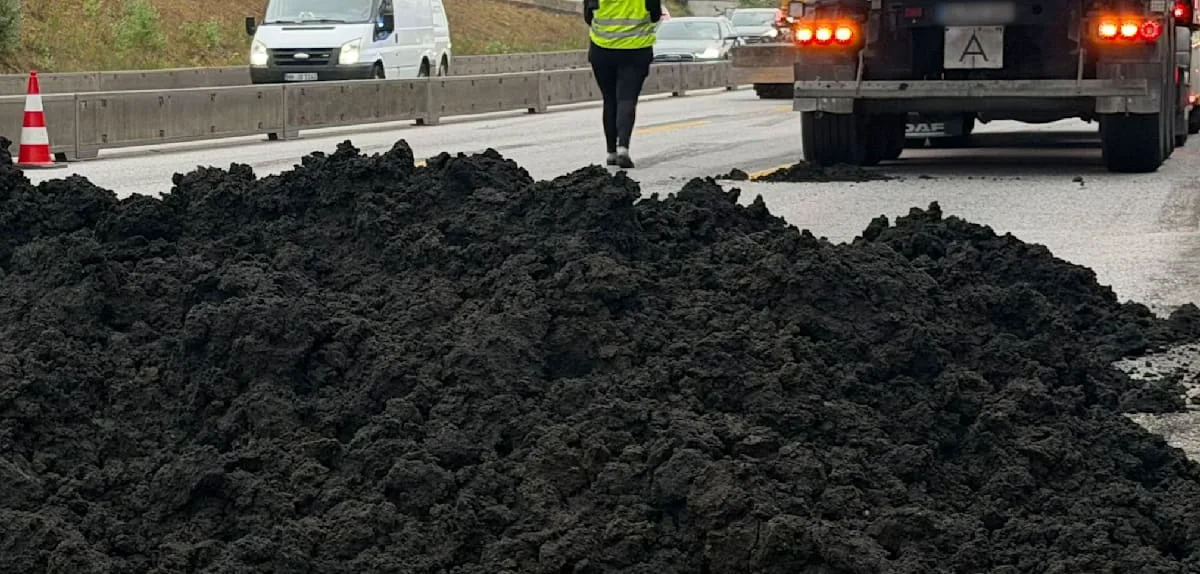 Stinkender Klärschlamm auf der Autobahn sorgt für lange Stau