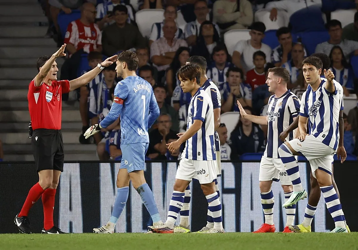 Los árbitros aciertan con los penaltis para el Barça y el Atlético
