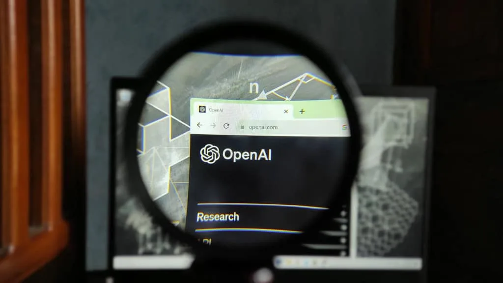 OpenAI pode estar preparando câmera de celular com IA para seu dispositivo