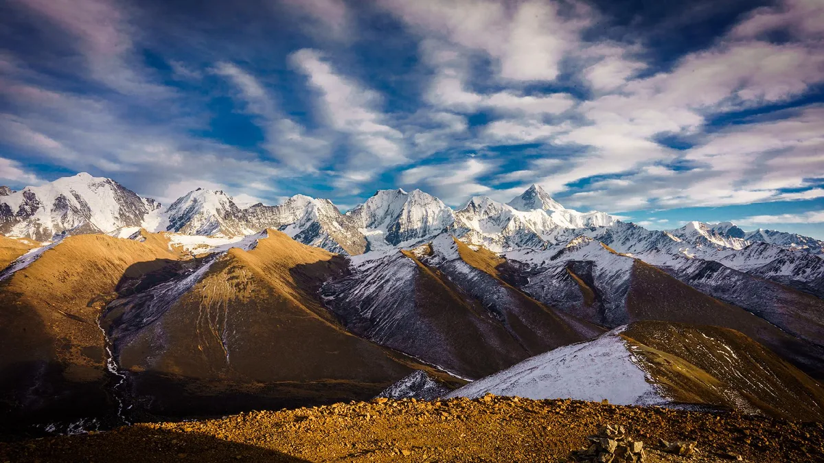 Crossing the snow-capped mountains: Epic of the Long March