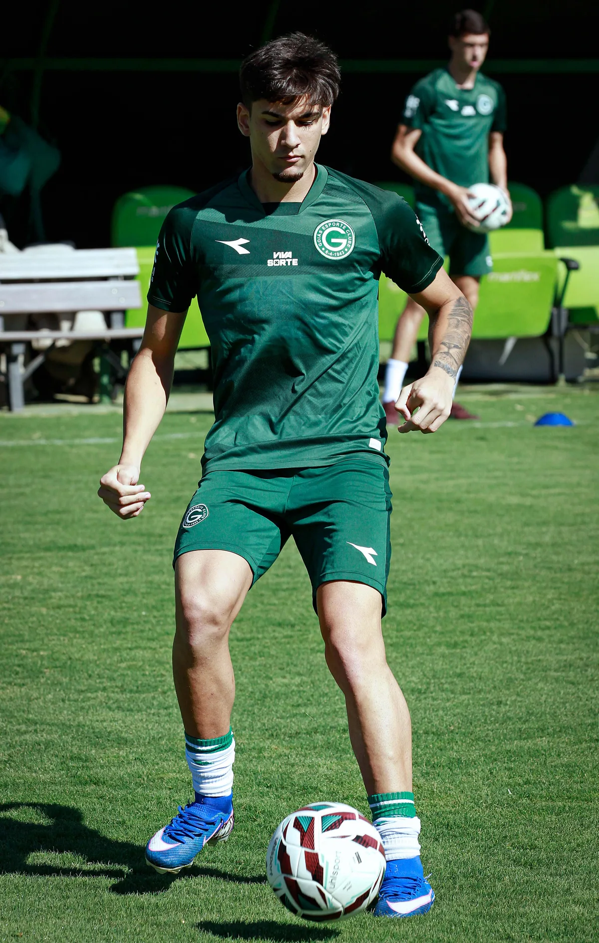 Lucas Rodrigues volta ao Goiás após quase dois meses fora