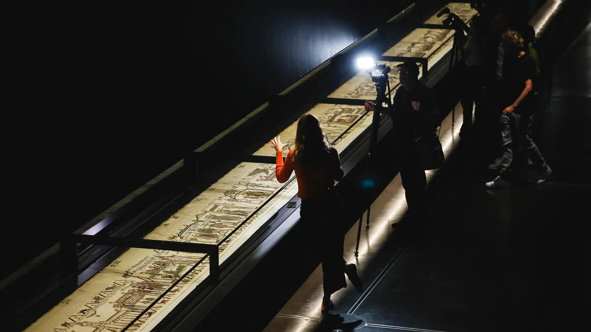 Le British Museum a une bonne raison d’interdire les photos de la tapisserie de Bayeux