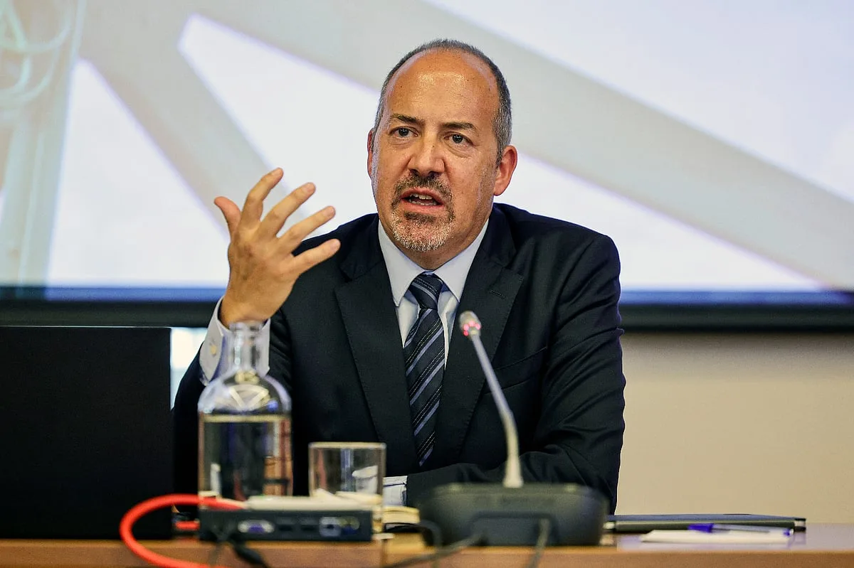 Governador do BdP defende exemplos internacionais para complementar reformas