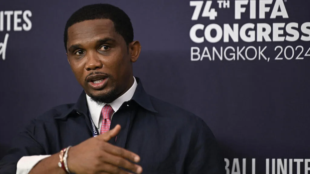 Samuel Eto’o paye-t-il déjà son soutien à Gianni Infantino ?