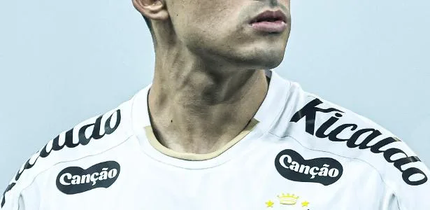 Santos vende Adonis Frias em negócio que pode render até R$ 23 milhões
