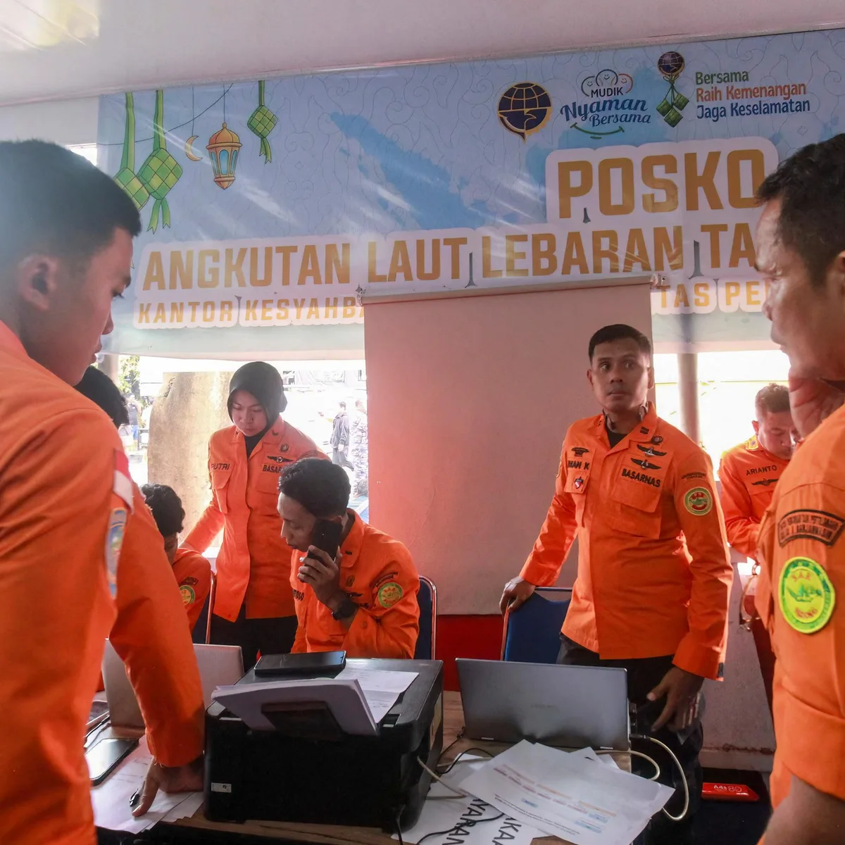 Indonesien - Mindestens sechs Tote bei Fährunglück zwischen Java und Borneo - fast 130 Menschen vermisst