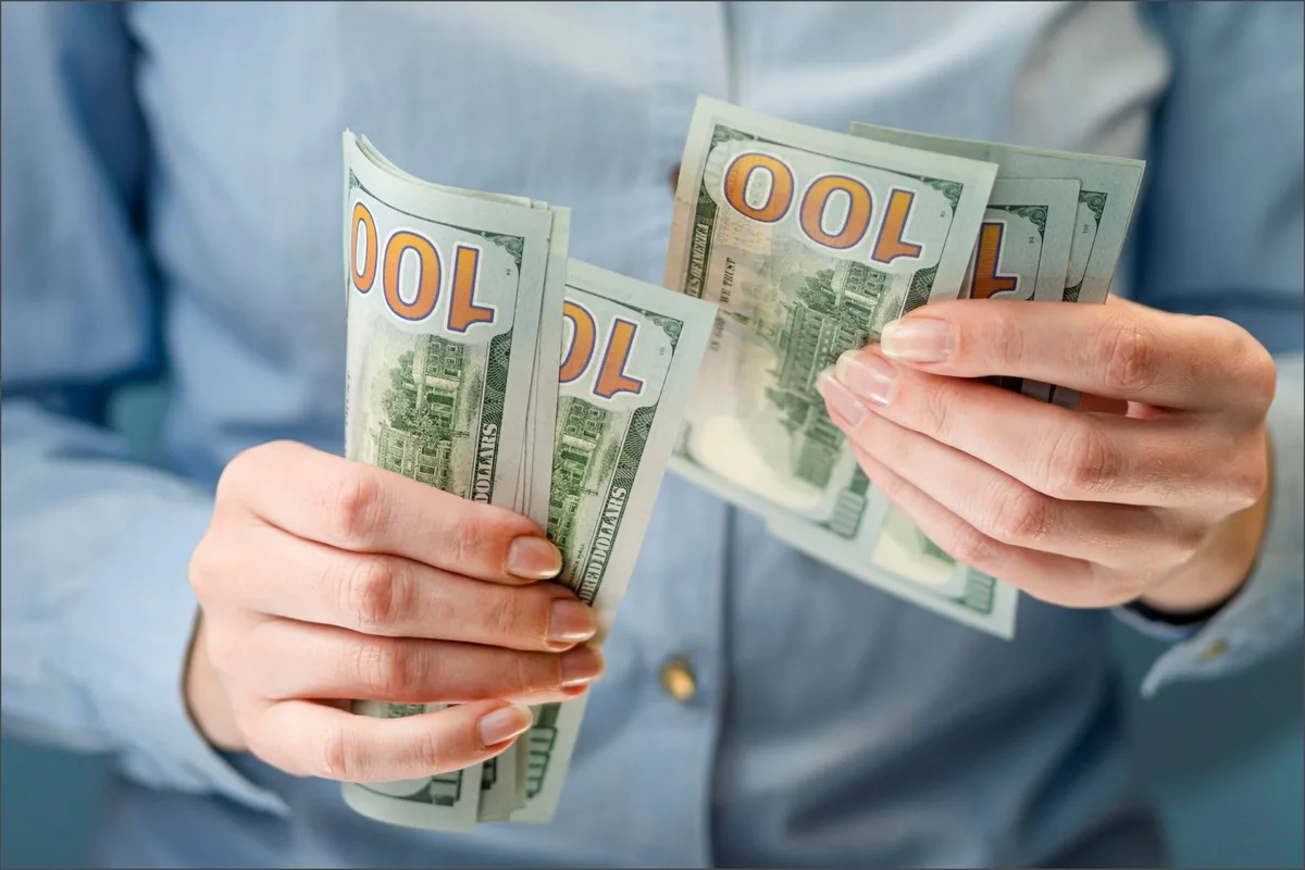 El dólar oficial tuvo una leve suba hasta los $1535, su valor nominal máximo del año
