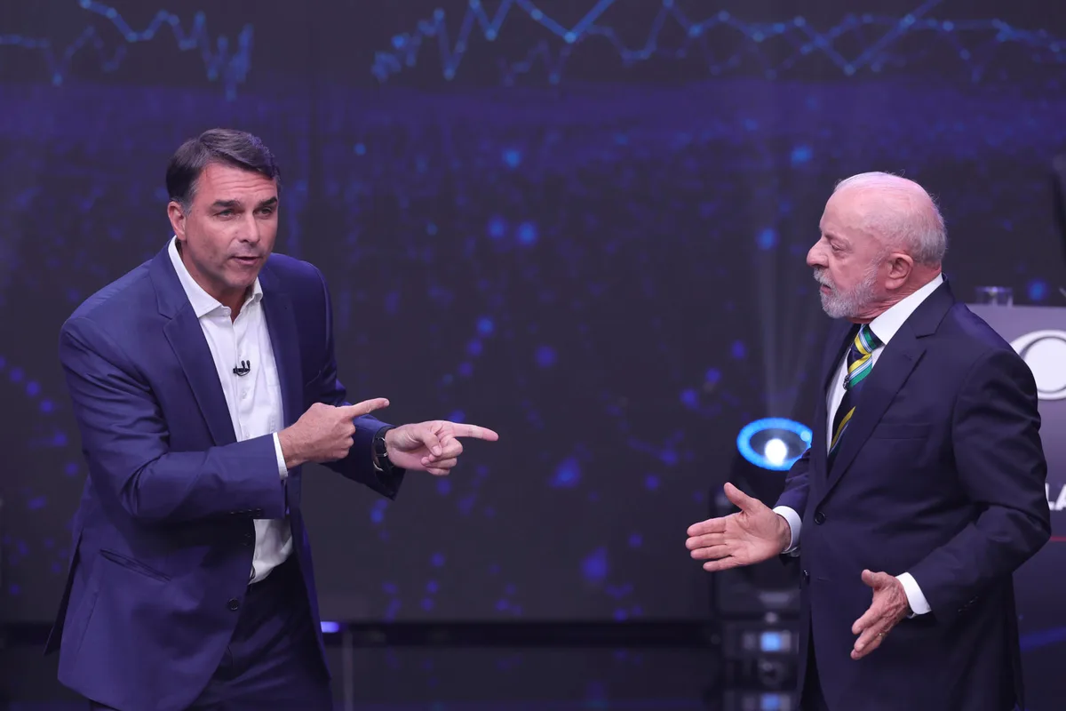 Lula da Silva y Flávio Bolsonaro se enfrentaron en un tenso debate previo a segunda vuelta presidencial
