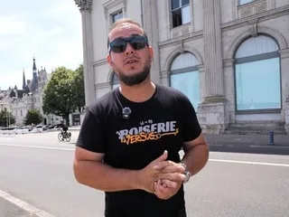 « Monaco à la campagne ? » : ce célèbre youtubeur offre une visite guidée et élogieuse d’une ville du Maine-et-Loire