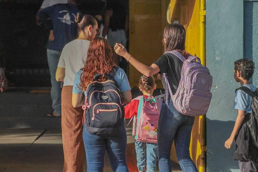 Ensino integral avança, mas jornada ampliada ainda se concentra no fundamental