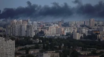 Mísseis balísticos russos matam 12 pessoas em Kiev