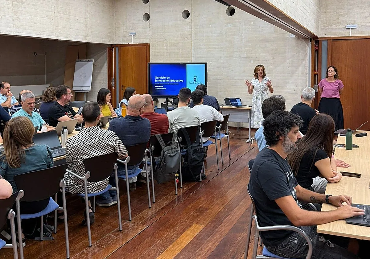 Castilla-La Mancha potenciará la robótica y el uso seguro de la inteligencia artificial en los centros educativos