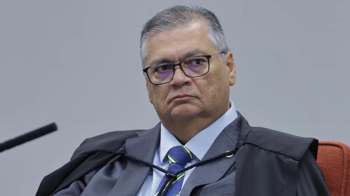 Governador do MA pede afastamento de Dino de ações no estado