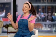 Ms. Rachel & Mr. Aron Talk Colorful New ‘I Love a Rainbow’ Video & Debut Album: ‘Kids Deserve Detailed Music’