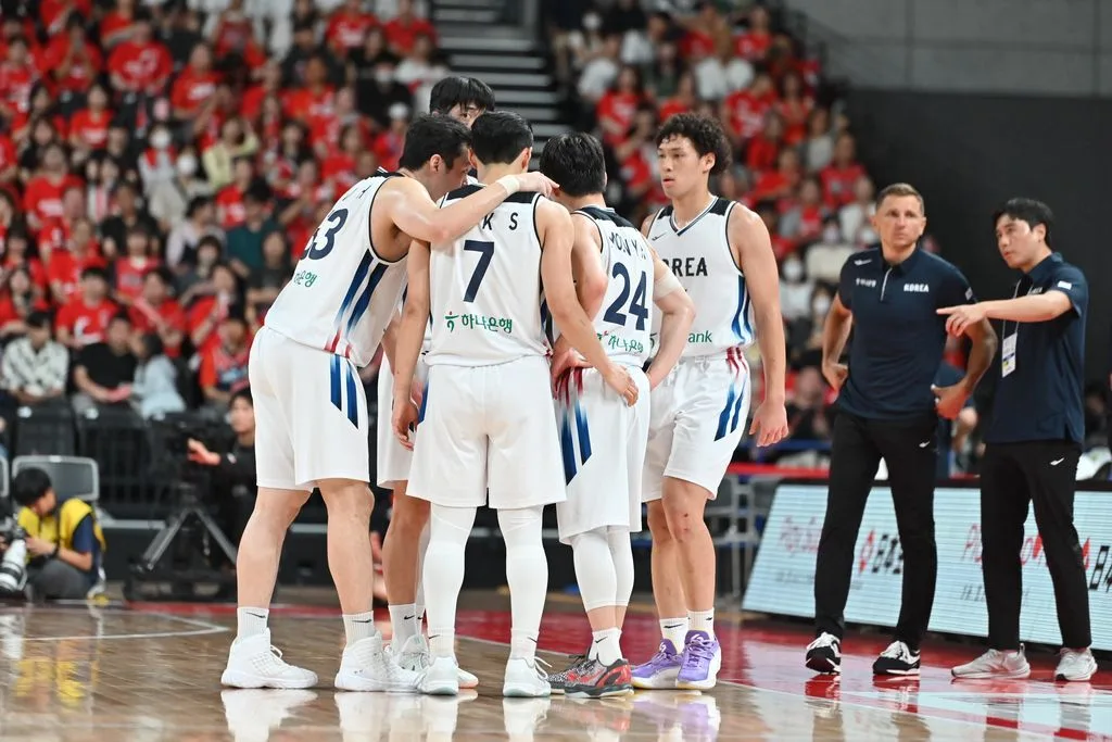 여자 대표팀 이어 남자 대표팀도 연패…한국 농구, 한일전 4전 전패