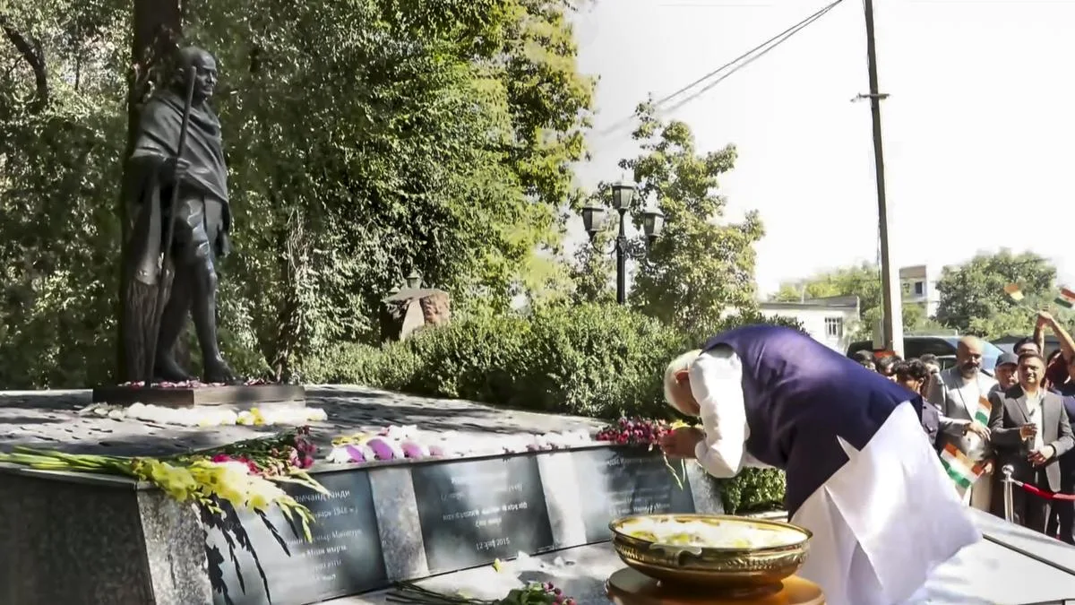 PM Modi pays tribute to Mahatma Gandhi in Kyrgyzstan