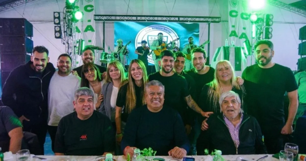 Tras varios años distanciados, Chiqui Tapia se reconcilió con los Moyano y se mostraron juntos en un festejo del club Camioneros