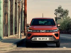 Drei charismatische Kleinwagen : Dacia, Alpine und Renault können dynamisch, spaßig und nützlich sein