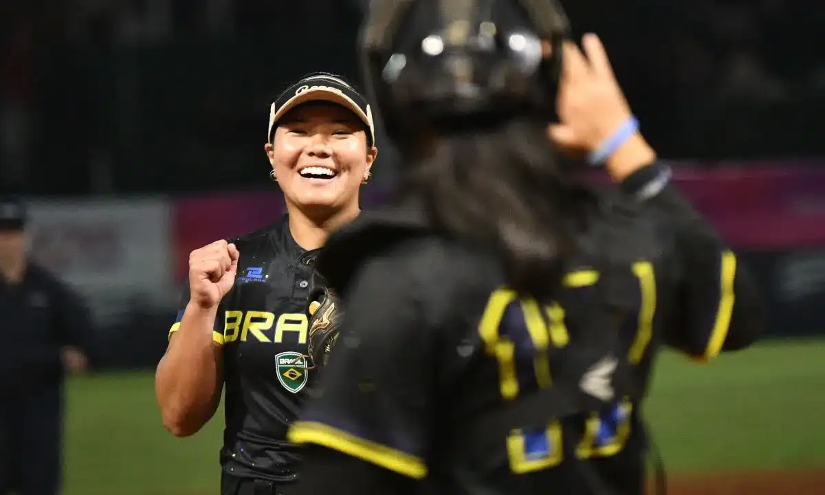 Brasil goleia Bolívia e garante terceira vitória no softbol em Santa Fé