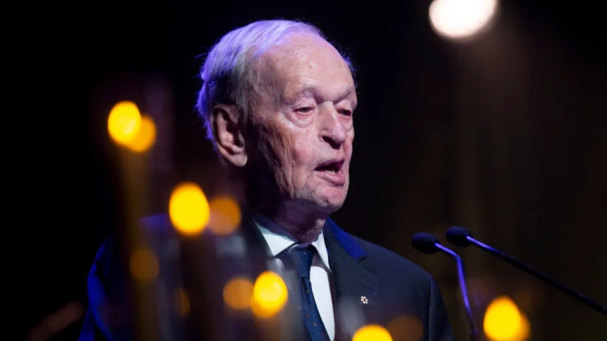 Ex-Canada PM Jean Chretien tells US: ‘never mistake our generosity for weakness’
