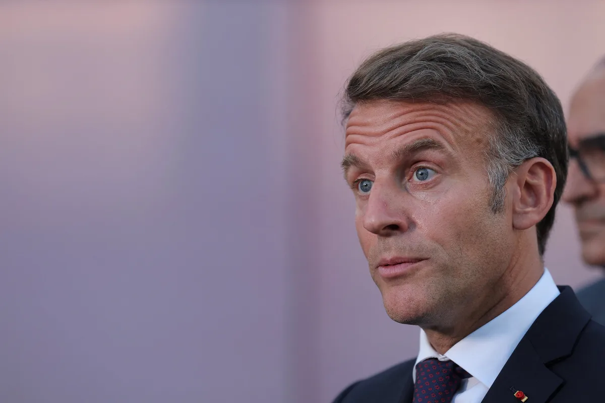 Ukraine : Emmanuel Macron promet l'envoi de missiles intercepteurs à Kiev après la frappe meurtrière de Kryvyi Rih
