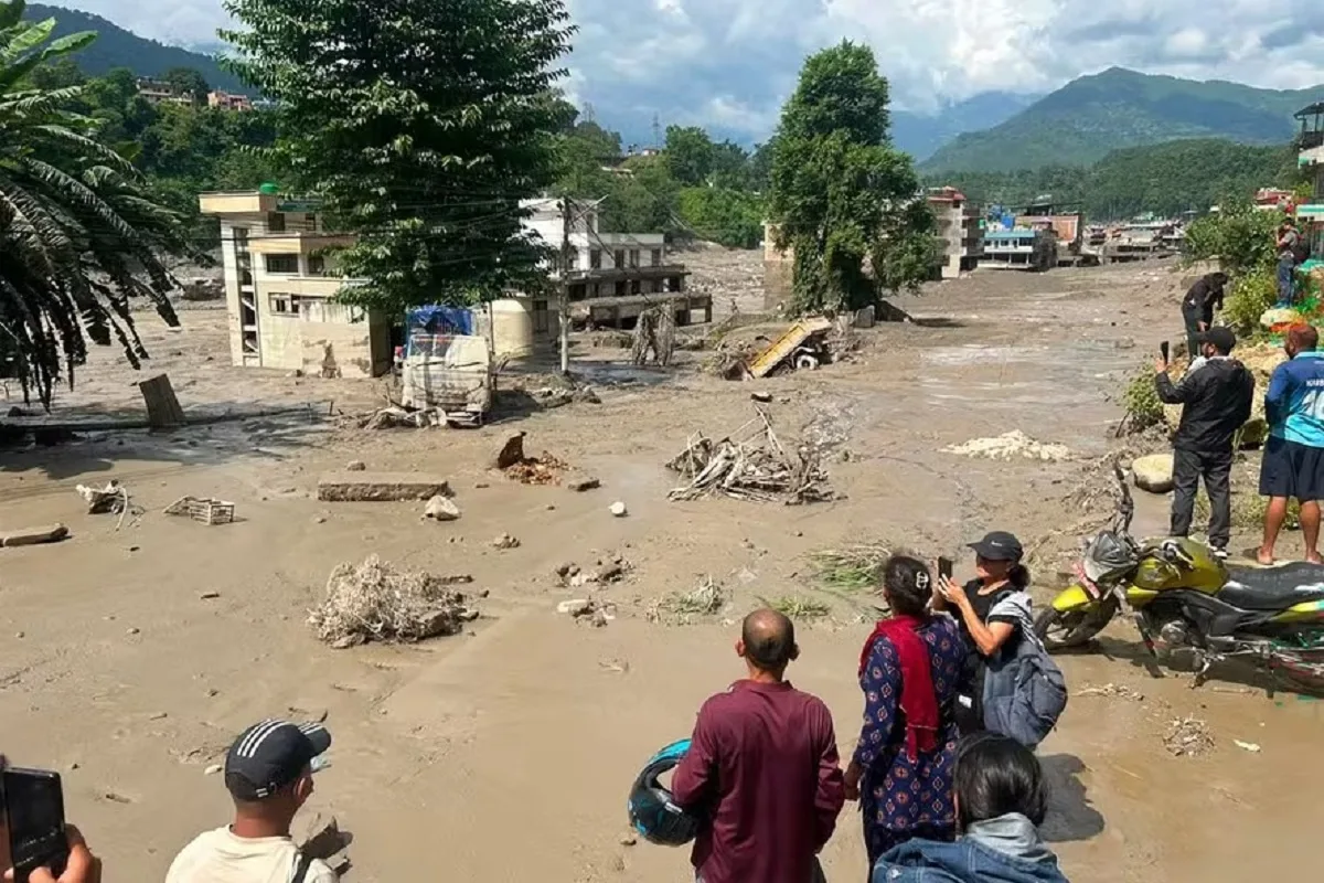 Número de mortos após enchentes entre Nepal e Tibete passa de 540